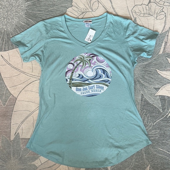 Ron Jon Cocoa Beach Vneck T-shirt - NWT. Sz Large. - Picture 1 of 5